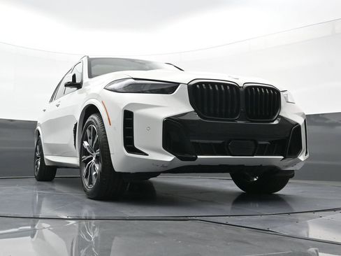 Used 2026 BMW X5 xDrive50e w/ M Sport Package AWD/4WD image 24