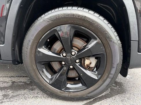 Used 2020 Jeep Cherokee Latitude Plus image 21