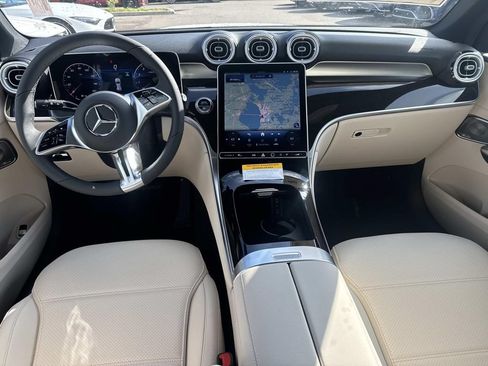 Used 2026 Mercedes-Benz GLC 300 4MATIC image 7