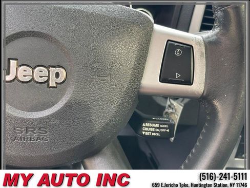 Used 2010 Jeep Grand Cherokee Laredo image 19