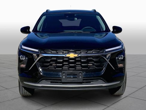 Used 2025 Chevrolet Trax LT w/ LT Convenience Package image 4