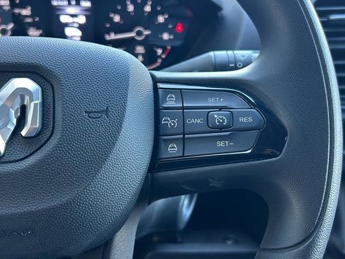 Used 2025 RAM ProMaster 3500 w/ Convenience Group image 24