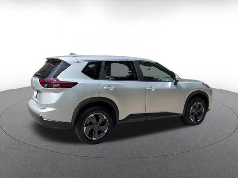 Used 2025 Nissan Rogue SV FWD image 12