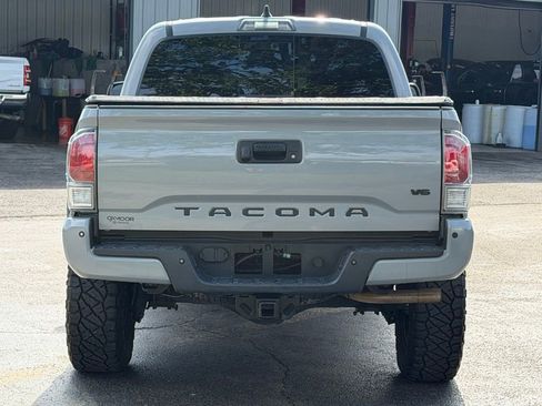 Used 2021 Toyota Tacoma TRD Off-Road w/ Technology Package AWD/4WD image 8