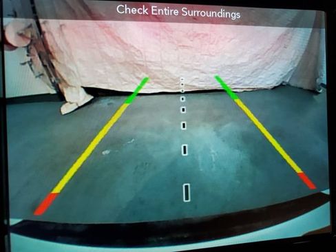 Used 2019 Jeep Cherokee Overland w/ Technology Group AWD/4WD image 21