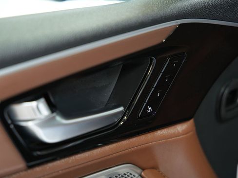 Used 2023 Acura MDX SH-AWD w/ Technology Package image 32