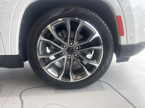 New 2025 Jeep Grand Wagoneer Series III w/ HD Trailer Tow Package image 51