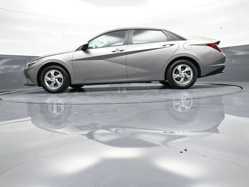 Certified 2023 Hyundai Elantra SE FWD image 32