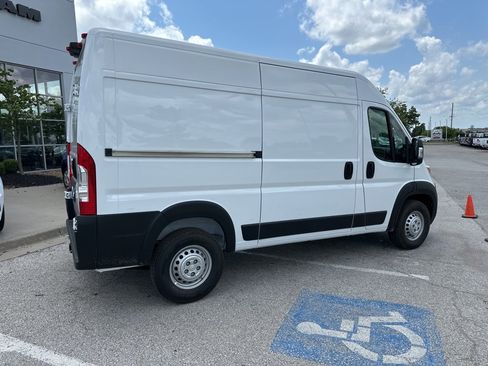 New 2025 RAM ProMaster 2500 w/ Convenience Group image 32