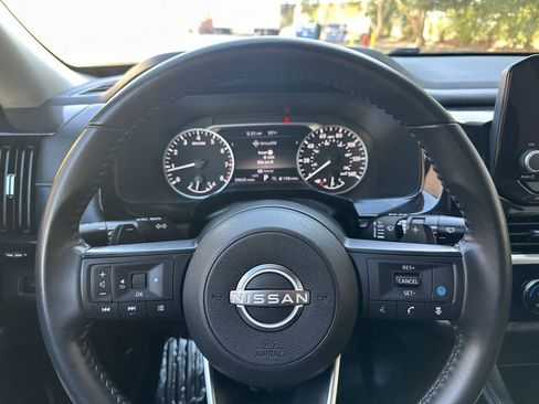 Used 2025 Nissan Pathfinder SV AWD/4WD image 21