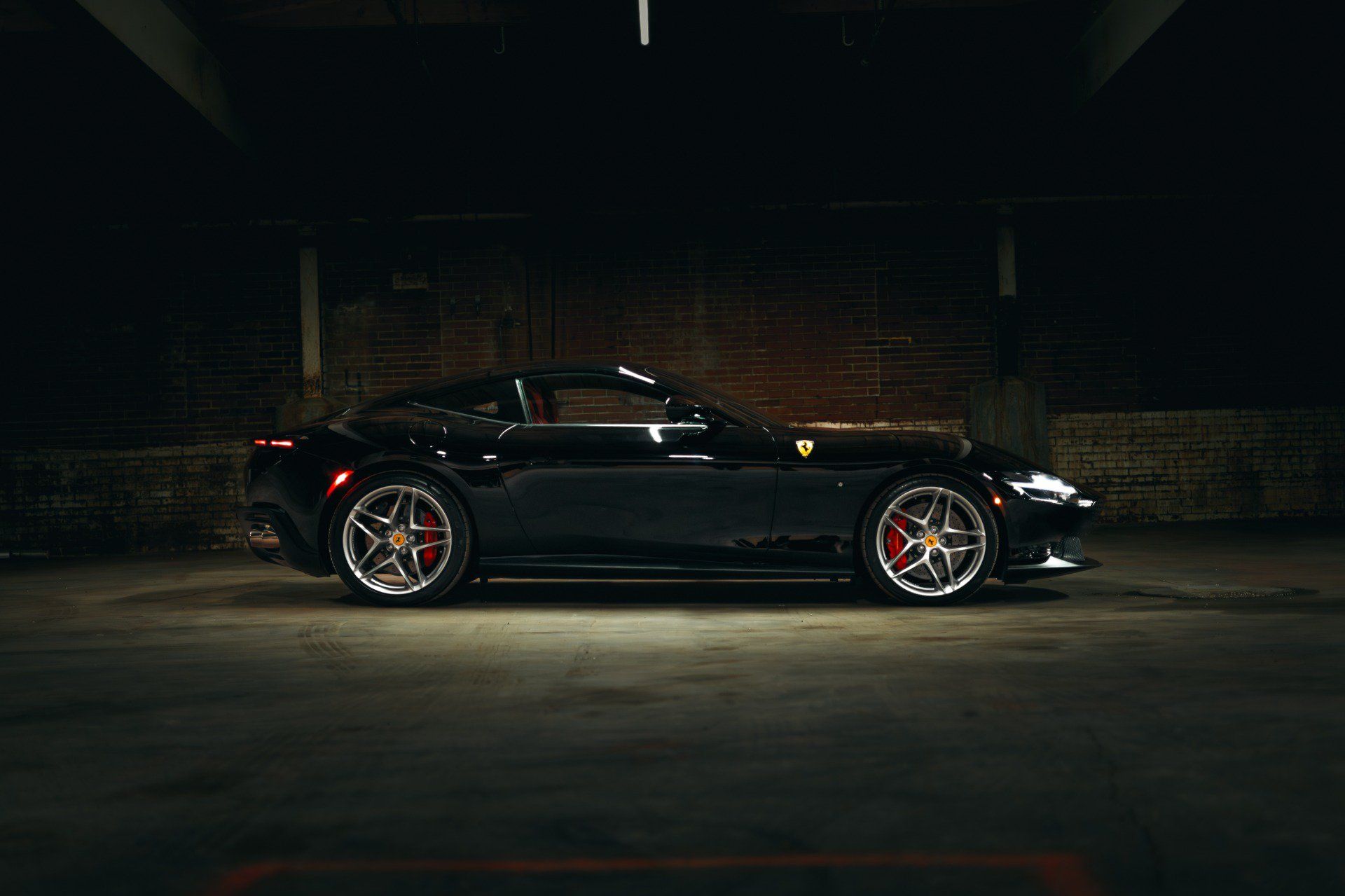 Used 2022 Ferrari Roma RWD image 98