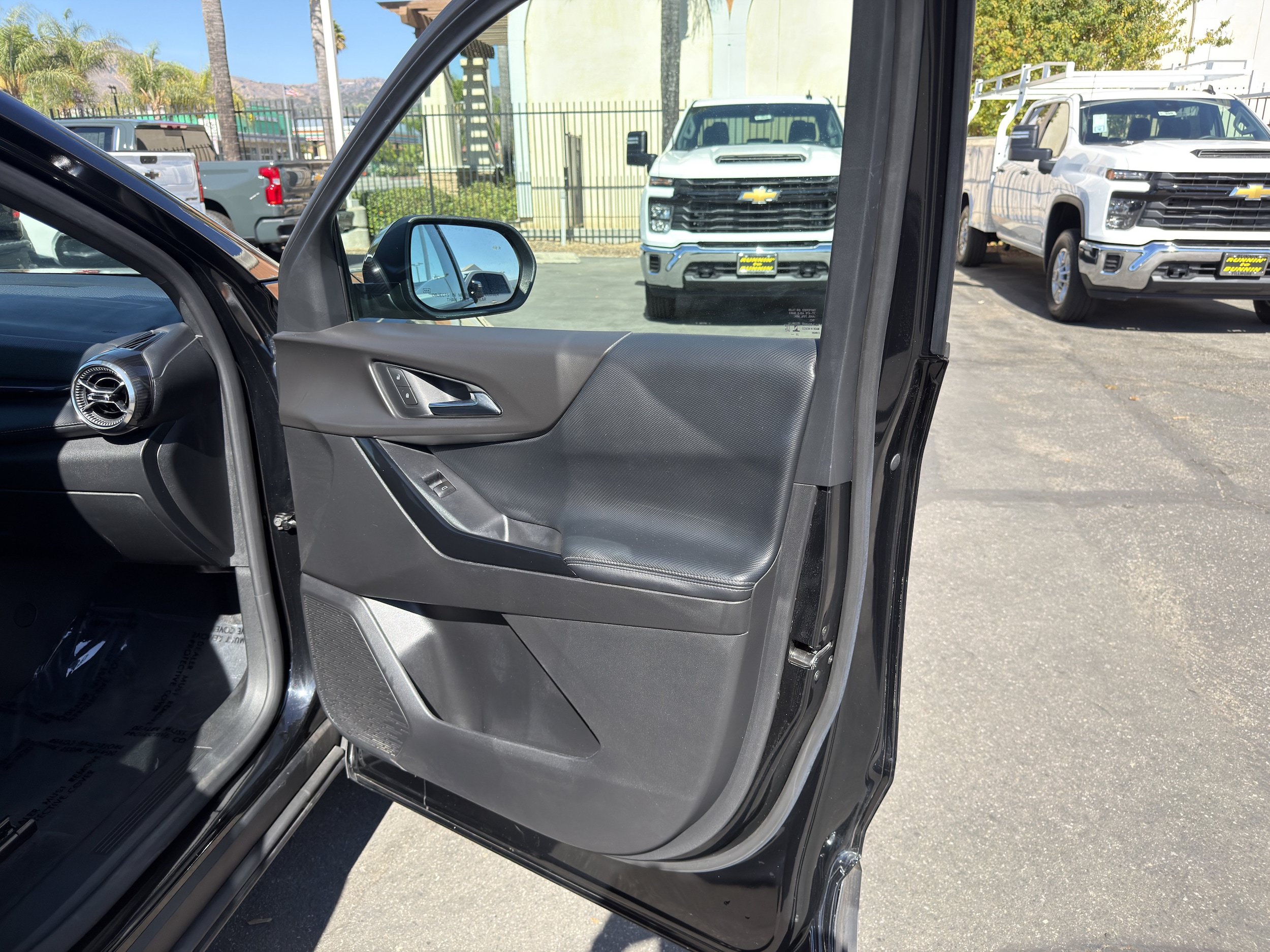 Used 2026 Chevrolet Equinox LT FWD image 11