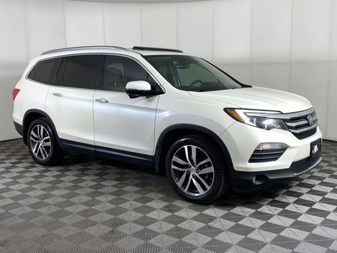 Used 2018 Honda Pilot Touring image 7