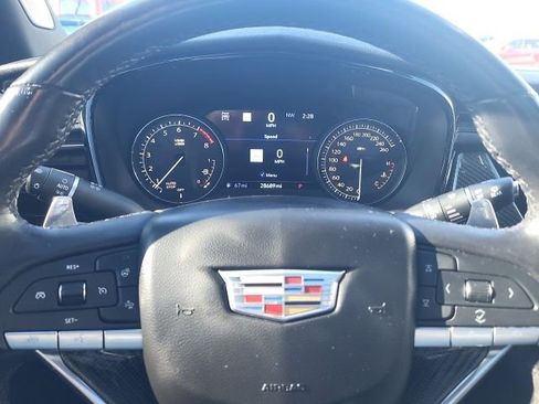 Used 2023 Cadillac XT6 Sport image 8