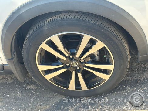 Used 2020 Nissan Kicks SR w/ SR Premium Package image 9