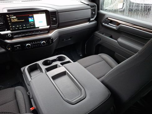 Certified 2026 GMC Sierra 1500 Elevation image 16