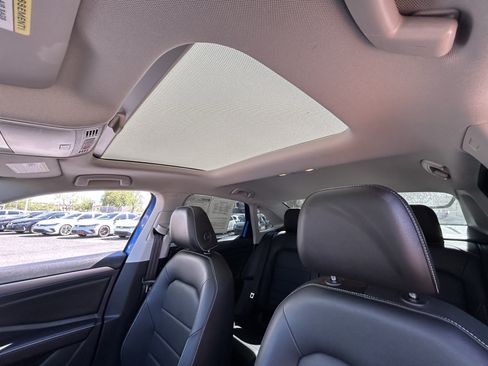 Used 2024 Volkswagen Jetta SE w/ Panoramic Sunroof Package FWD image 19