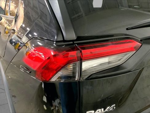 Used 2024 Toyota RAV4 XLE AWD/4WD image 29
