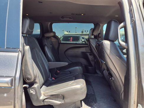 Used 2020 Chrysler Pacifica Touring-L Plus w/ S Appearance Package FWD image 25