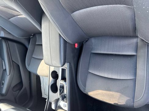 Used 2025 Nissan Altima 2.5 SV FWD image 9