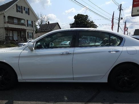 Used 2016 Honda Accord EX image 3