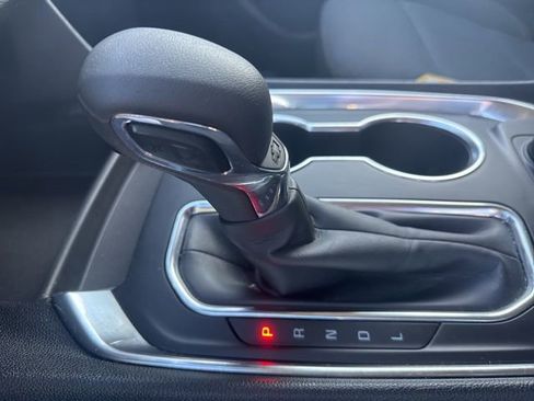 Used 2021 Chevrolet Traverse LS image 28