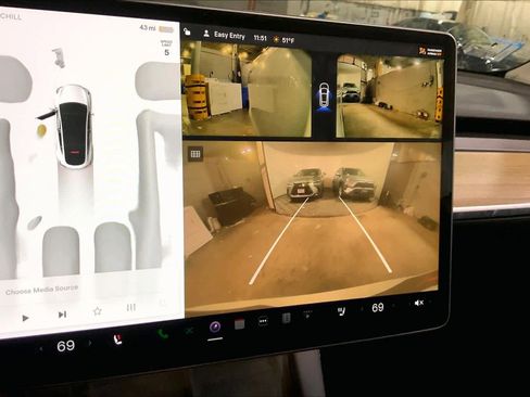 Used 2023 Tesla Model Y AWD image 26