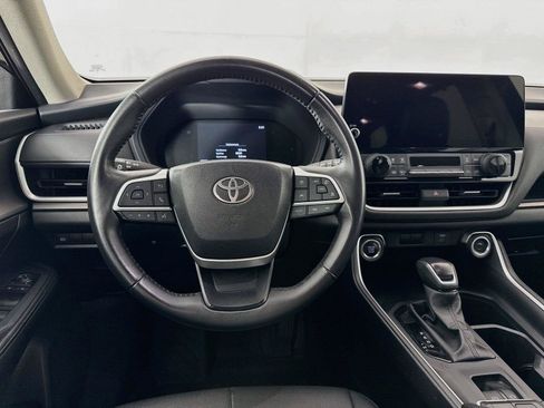 Certified 2025 Toyota Grand Highlander FWD image 32