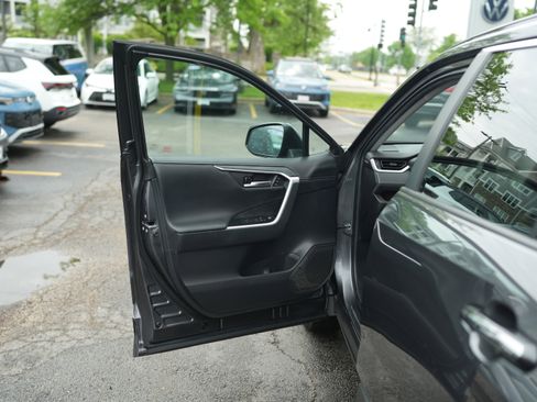 Used 2021 Toyota RAV4 Limited AWD/4WD image 29