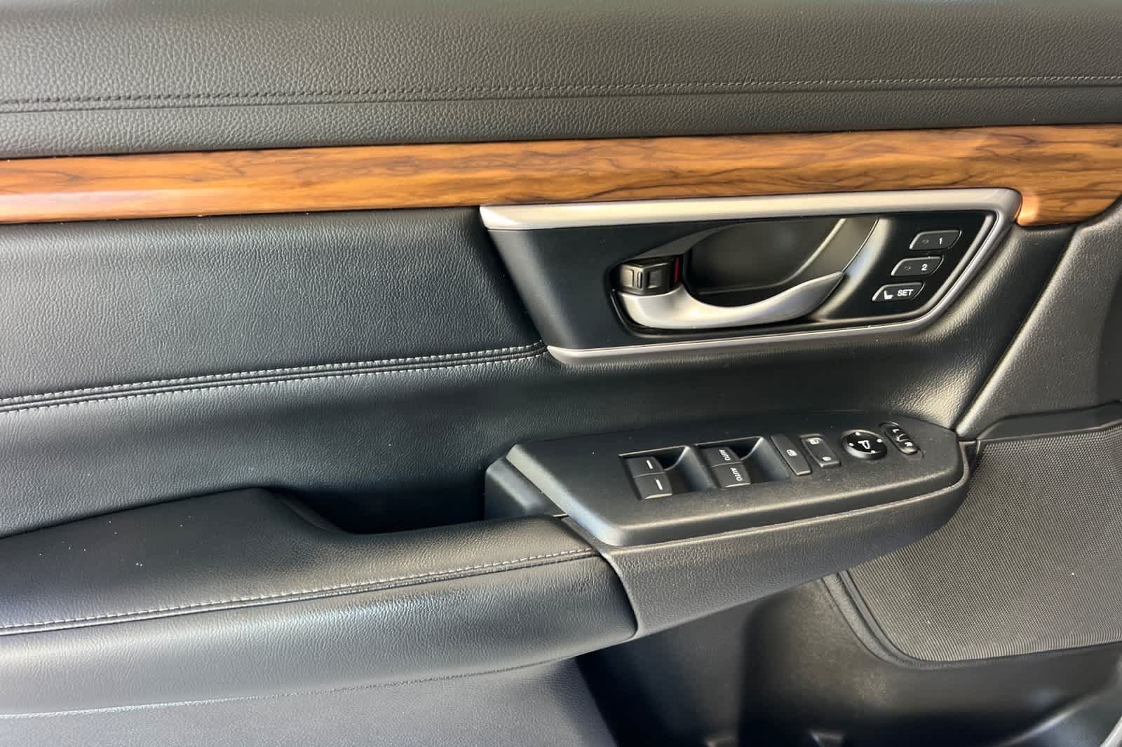 Used 2020 Honda CR-V Touring image 12