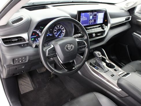 Used 2020 Toyota Highlander Platinum AWD/4WD image 13