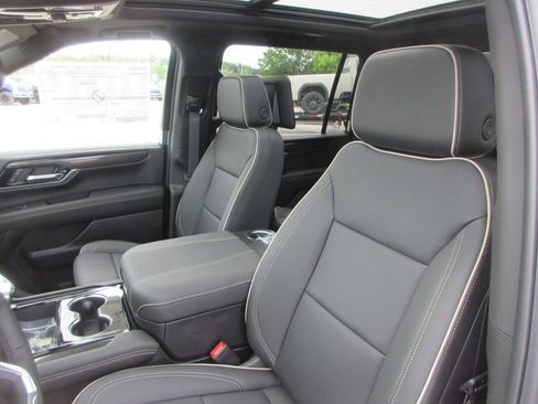 New 2026 GMC Yukon XL Elevation AWD/4WD image 11