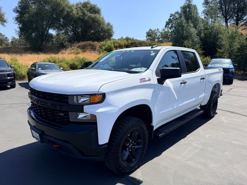 Used 2021 Chevrolet Silverado 1500 Custom Trail Boss w/ Safety Confidence Package AWD/4WD image 2
