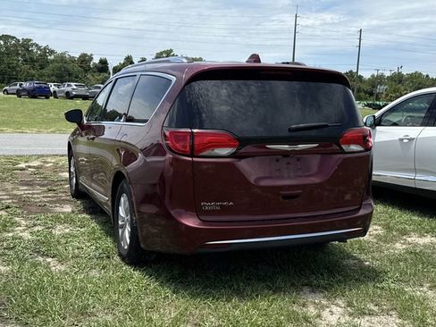 Used 2018 Chrysler Pacifica Touring-L Plus w/ Advanced Safetytec Group FWD image 6