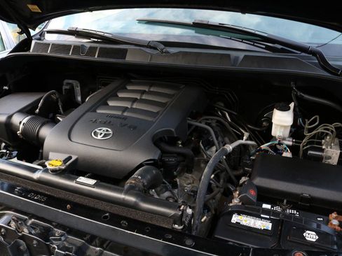 Used 2013 Toyota Tundra 4x4 Double Cab w/ TRD Off-Road Pkg image 49
