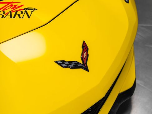 Used 2016 Chevrolet Corvette Z06 w/ 3LZ Preferred Equipment Group RWD image 17