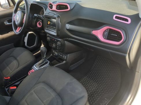 Used 2019 Jeep Renegade Latitude w/ Cold Weather Group AWD/4WD image 22