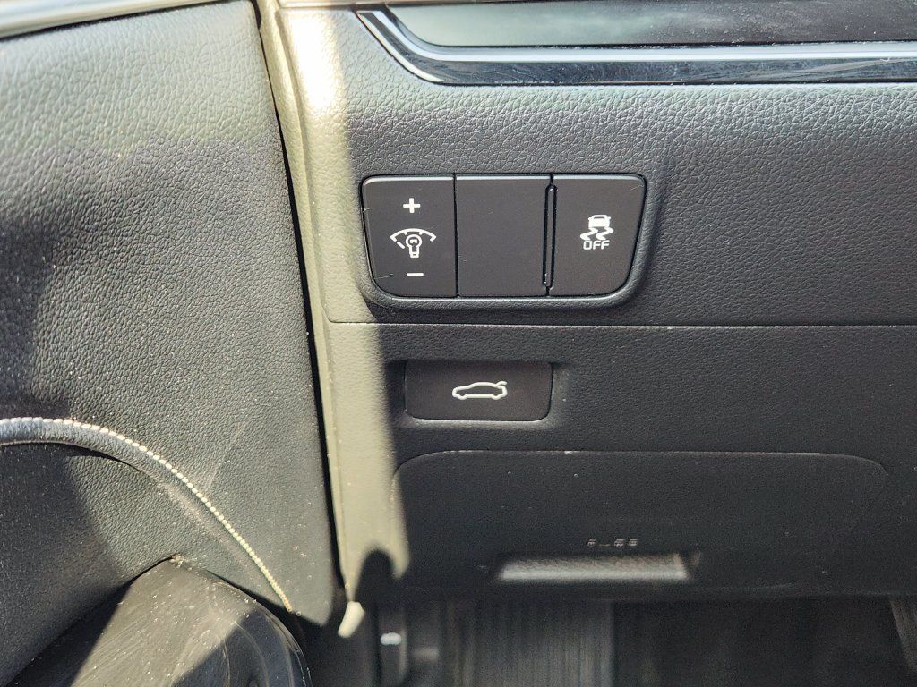 Used 2025 Kia K5 GT-Line w/ GT-Line Premium Package FWD image 23