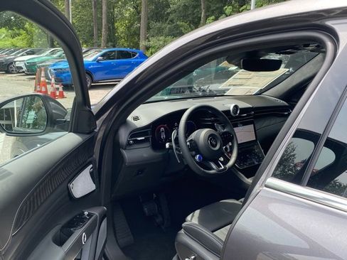 New 2025 Maserati Grecale GT image 19