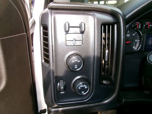 Used 2017 Chevrolet Silverado 2500 W/T AWD/4WD image 16