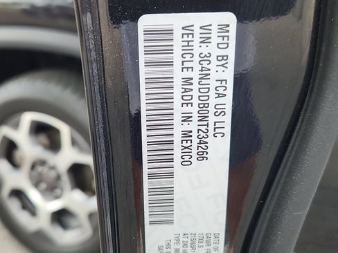 Used 2022 Jeep Compass Trailhawk AWD/4WD image 19