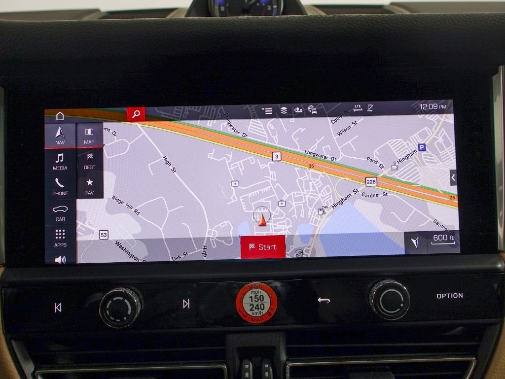 Certified 2026 Porsche Macan AWD/4WD image 17