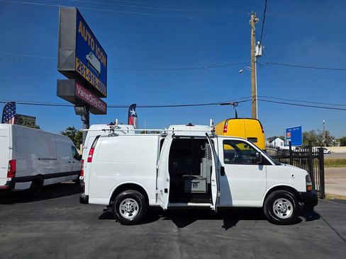 Used 2020 Chevrolet Express 3500 image 5