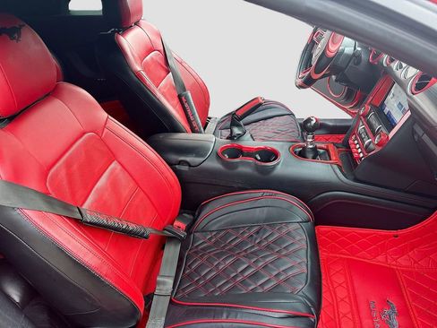 Used 2019 Ford Mustang GT Premium w/ GT Performance Package RWD image 28
