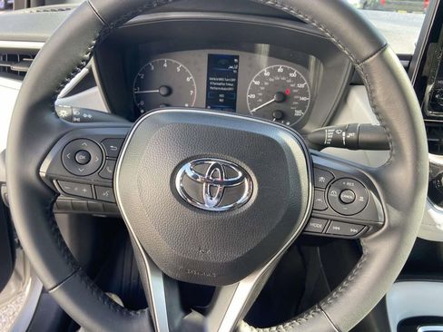 Used 2025 Toyota Corolla SE image 33