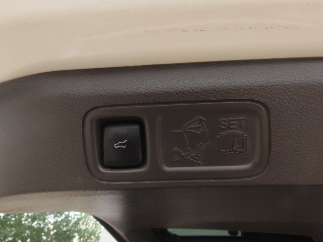 Used 2023 Lincoln Navigator Reserve AWD/4WD image 11