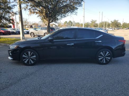 Certified 2022 Nissan Altima 2.5 SV image 9
