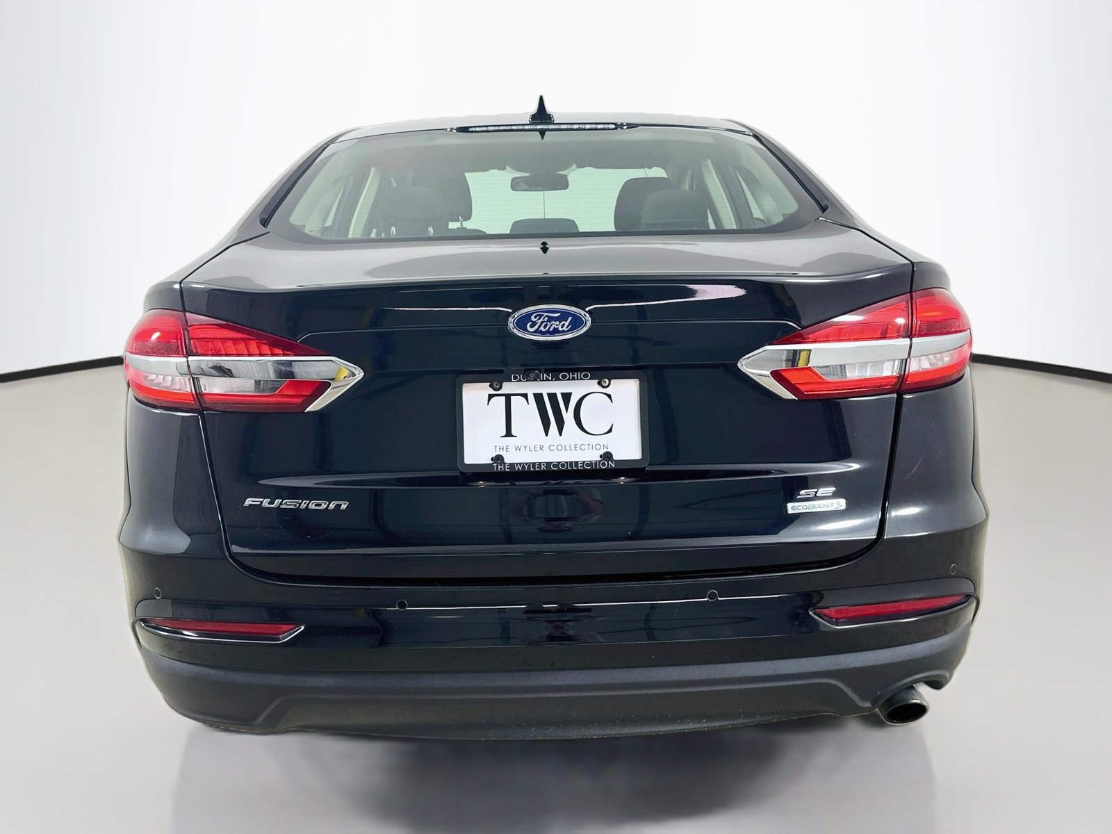 Used 2019 Ford Fusion SE FWD image 6