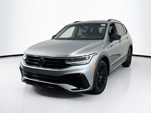 Used 2022 Volkswagen Tiguan SE R-Line FWD image 1