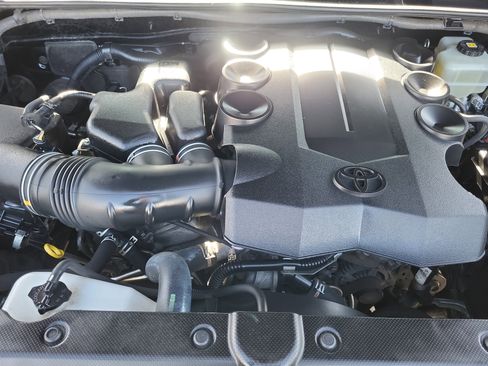 Used 2018 Toyota 4Runner SR5 Premium image 24